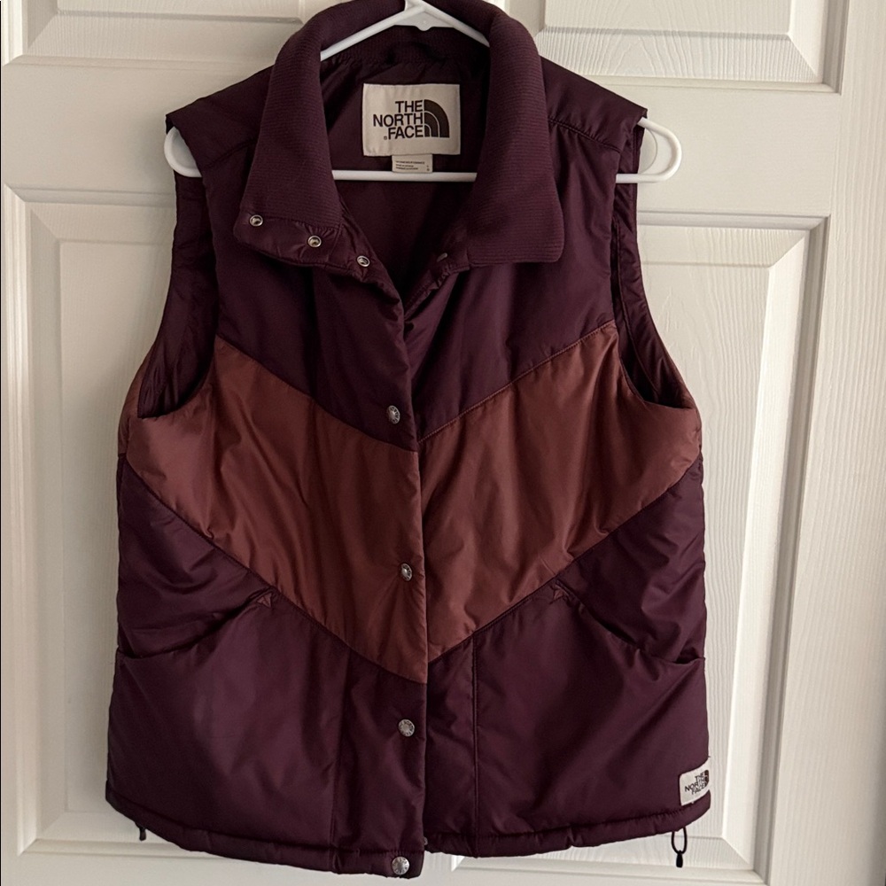 The North Face Puffer Vest Women Burgundy Maroon Color Block Outdoor